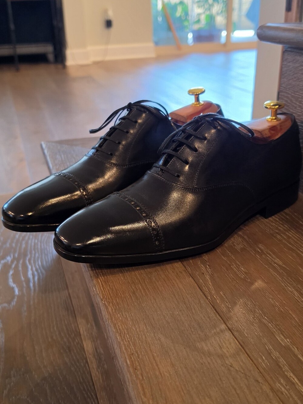 Salvatore Ferragamo Black Leather Cap-Toe Derbys with Brogue Detail - Picture 5 of 12